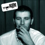 アークティック・モンキーズ(Arctic Monkeys)おすすめ名盤『Whatever People Say I Am…』レビュー｜レーベルも宣伝費もなく実力が広まった——UKロック史を塗り替えた衝撃のデビュー作