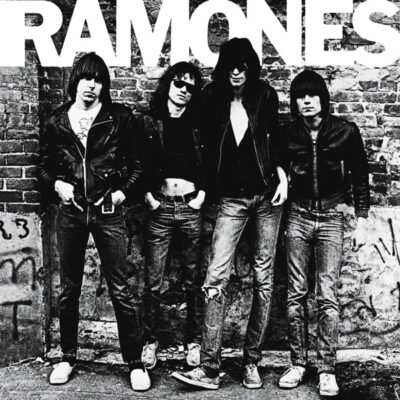 ラモーンズ名盤『ラモーンズの激情 (Ramones)』レビュー｜パンク・ロックの元祖！1曲2分の衝撃とシンプルさの美学が世界を変えた瞬間