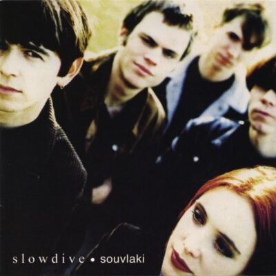 スロウダイヴ(Slowdive)おすすめ名盤『Souvlaki』レビュー｜「ヒトラーより嫌い」と言われたシューゲイザーバンドが、30年後にフジロックのメインステージを埋めた理由