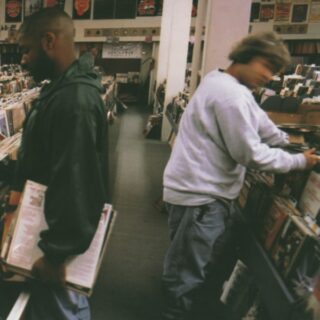 DJシャドウ(DJ Shadow)おすすめ名盤『Endtroducing…..』レビュー｜「破れた夢の山」から掘り起こされた音——J DillaやFlying Lotusが続いた系譜のオリジン